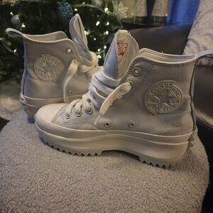 Converse Chuck Taylor White High-Tops